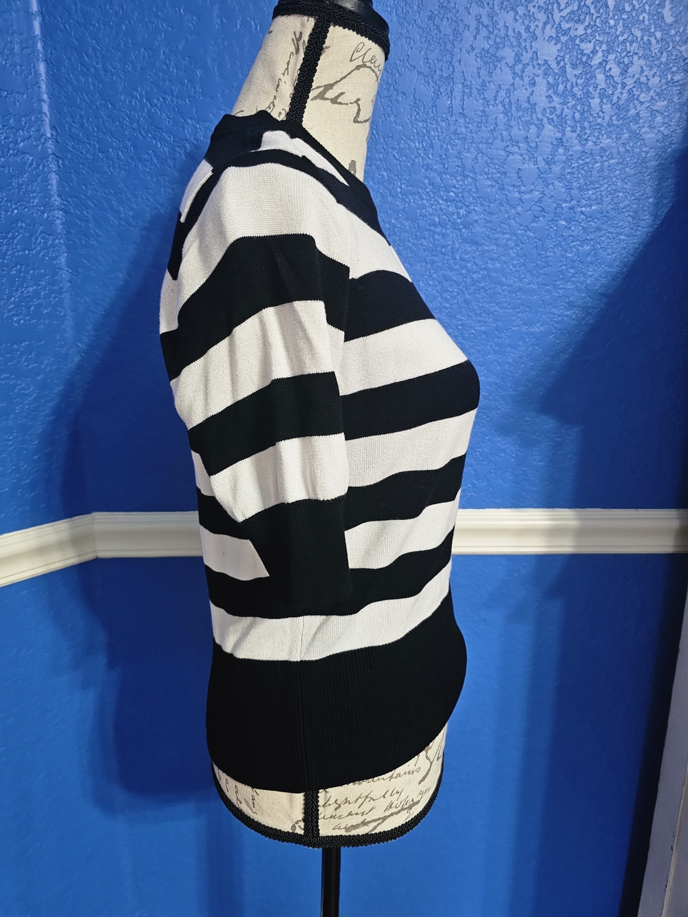 2 Ava Sweaters/Cardigans - Picture 4 of 10